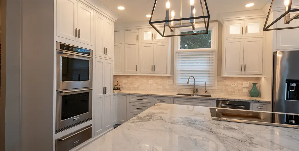 Kitchen with Island and Oven View